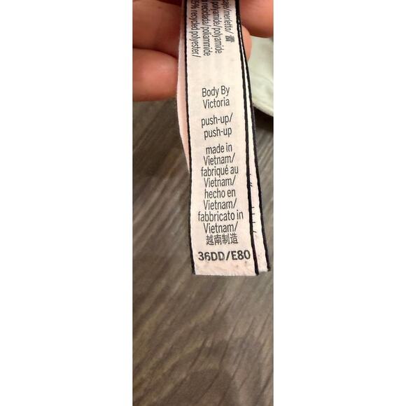 Victoria Secret 36DD Bra - Picture 5 of 5